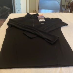 Patagonia Capilene Midweight Zip Neck. Medium